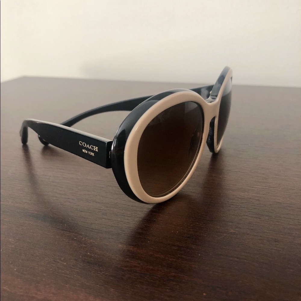 Coach 8077F L540 Lindsay Sunglasses Beige/Black